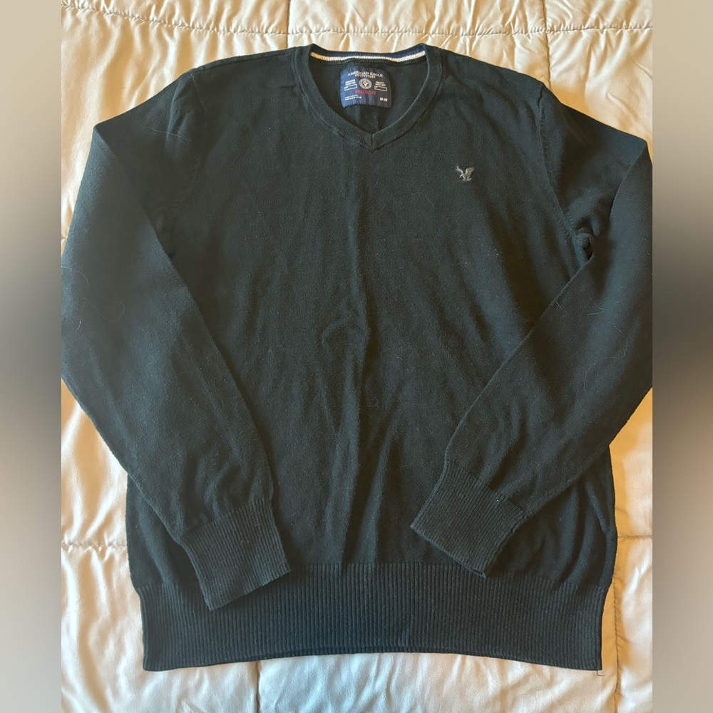 American eagle athletic fit sweater in black, Size M